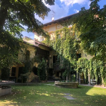 Palazzo Sismonda Bed and Breakfast Corneliano d'Alba Eksteriør billede
