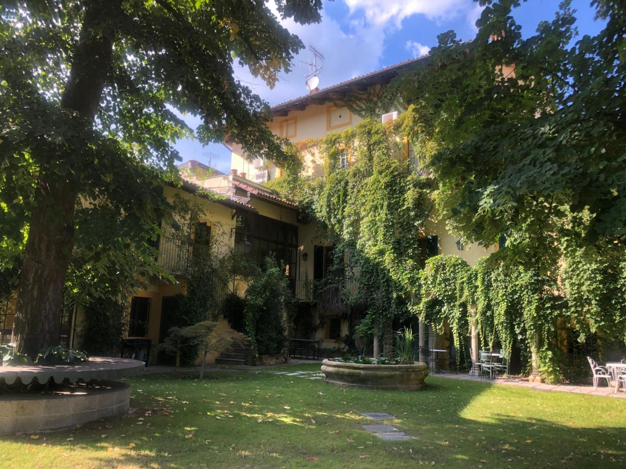 Palazzo Sismonda Bed and Breakfast Corneliano d'Alba Eksteriør billede