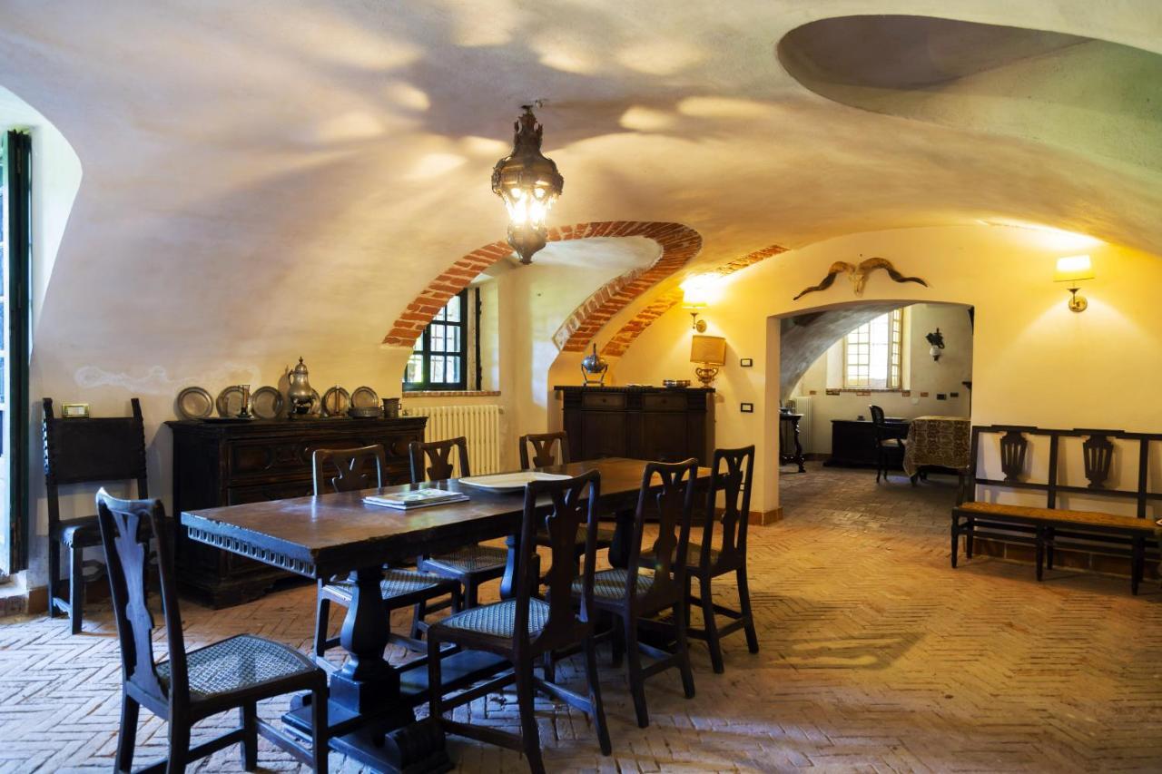 Palazzo Sismonda Bed and Breakfast Corneliano d'Alba Eksteriør billede